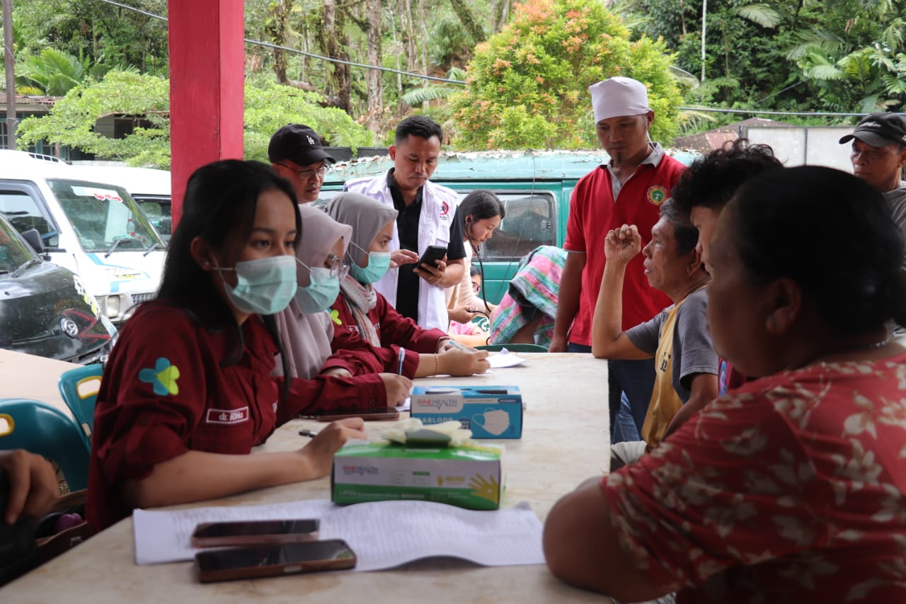 Kabupaten Tapanuli Utara - Bantuan Logistik, obat2an dan kgtn trauma healing sekaligus posko kesehatan IDI