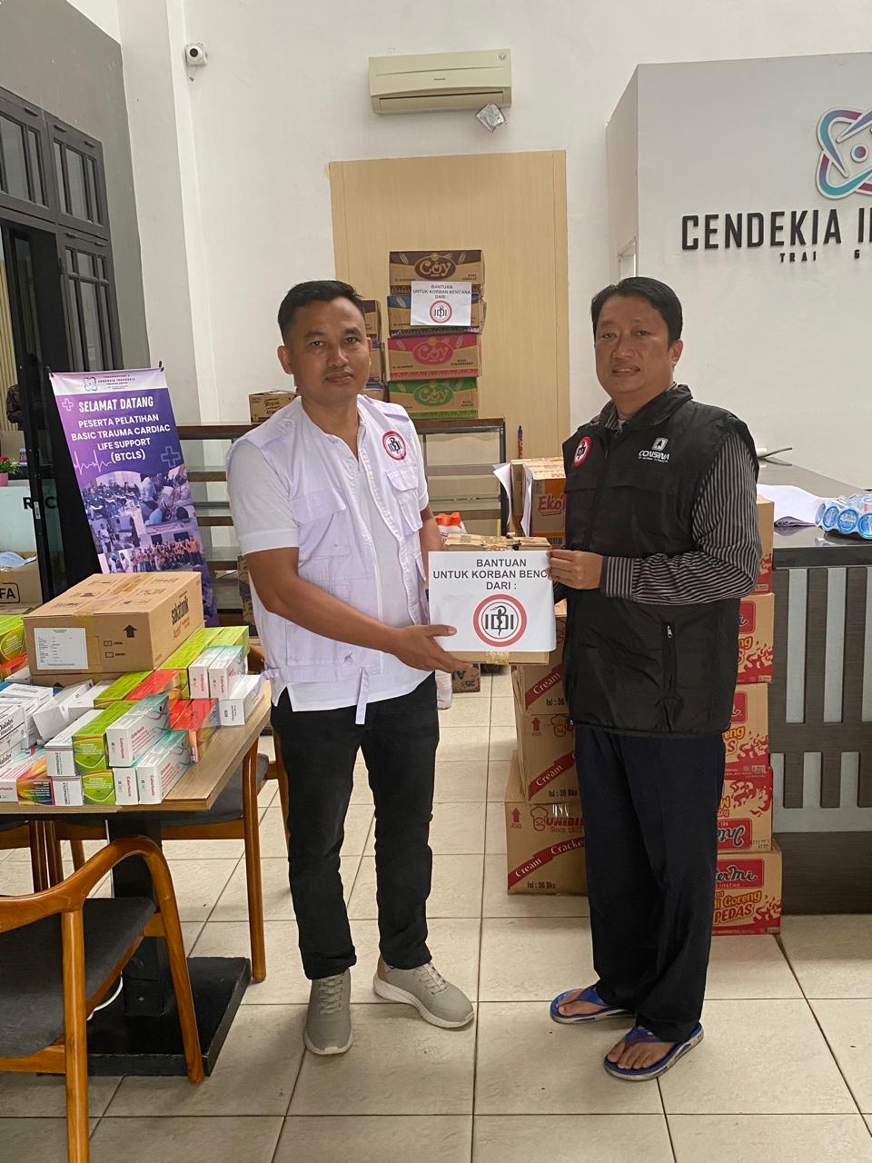 Kabupaten Tapanuli Utara - Bantuan Logistik, obat2an dan kgtn trauma healing sekaligus posko kesehatan IDI