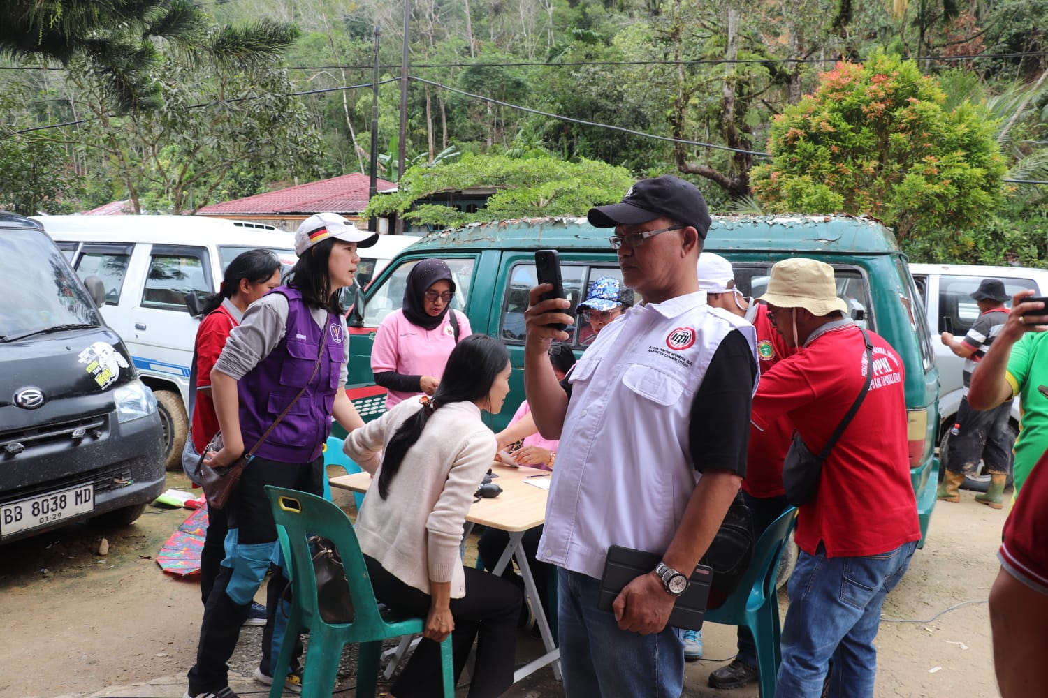Kabupaten Tapanuli Utara - Bantuan Logistik, obat2an dan kgtn trauma healing sekaligus posko kesehatan IDI